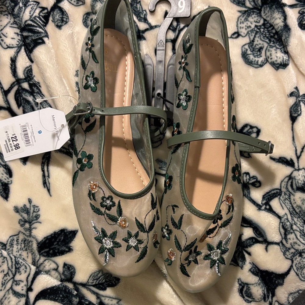 Time and Tru Green Floral Embroidered Flats